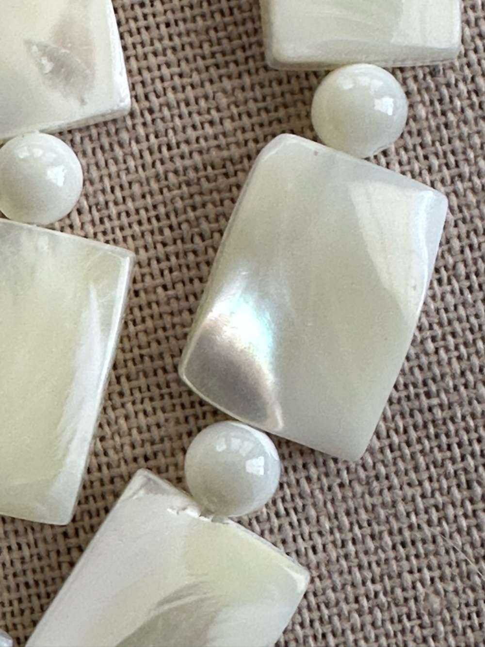 24-1/2 inch Mother of Pearl necklace NWOT - Picture 6 of 12
